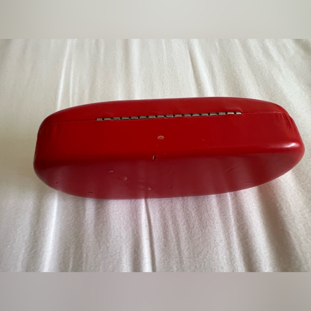 ❤️Valentino❤️ Chic White Sunglasses with Red Case - Picture 8 of 10